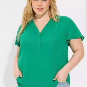 Torrid Harper Short Sleeve Blouse with Pockets, Grass Green, Size 3 (22/24)